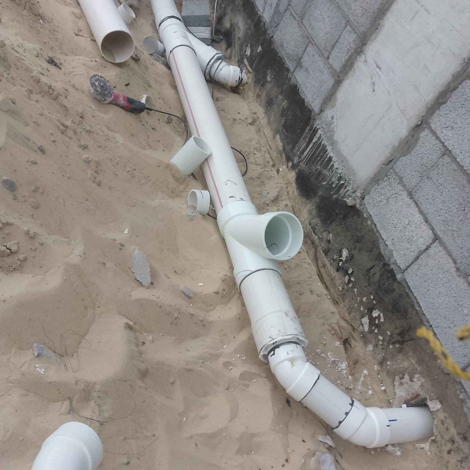 🔧 دليلك الكامل لخدمات السباكة المنزلية في جدة: كشف التسربات، الإصلاح، والتركيب باحترافية 💧🏠